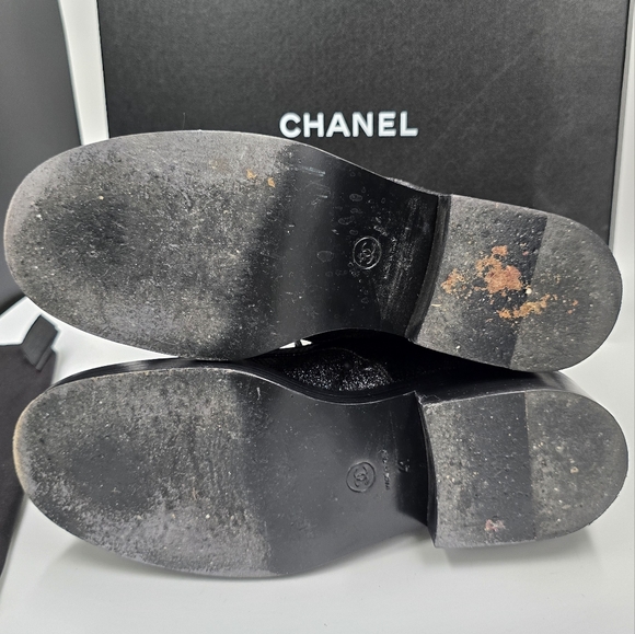 Chanel 2022 interlocking CC logo combat boots. - Picture 8 of 9